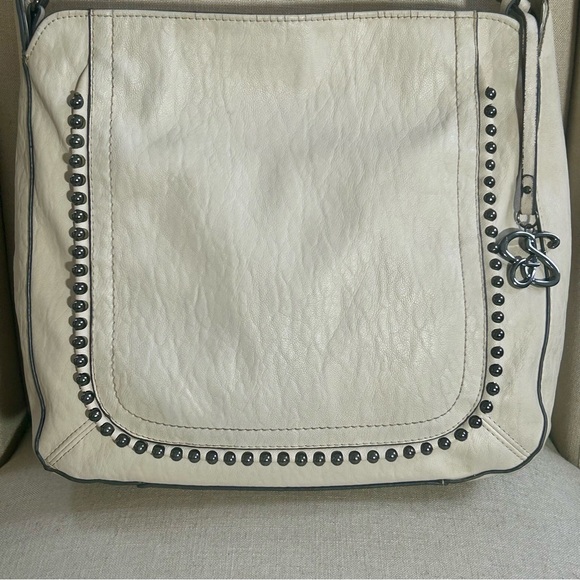 💋Jessica Simpson Studded shoulder Bag, purse, handbag, tote, hobo in Ivory - Picture 4 of 16